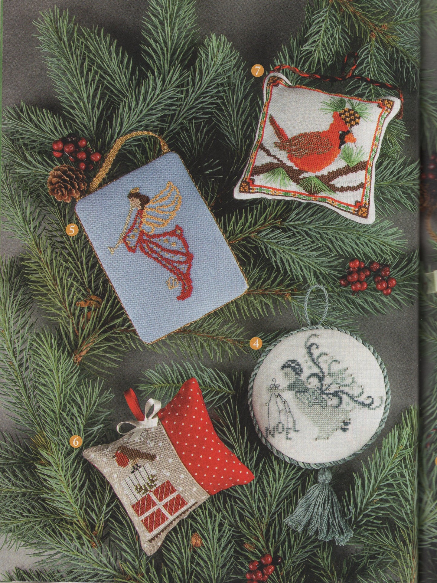 Just Cross Stitch, Volume 38, Number 6, Christmas 2021