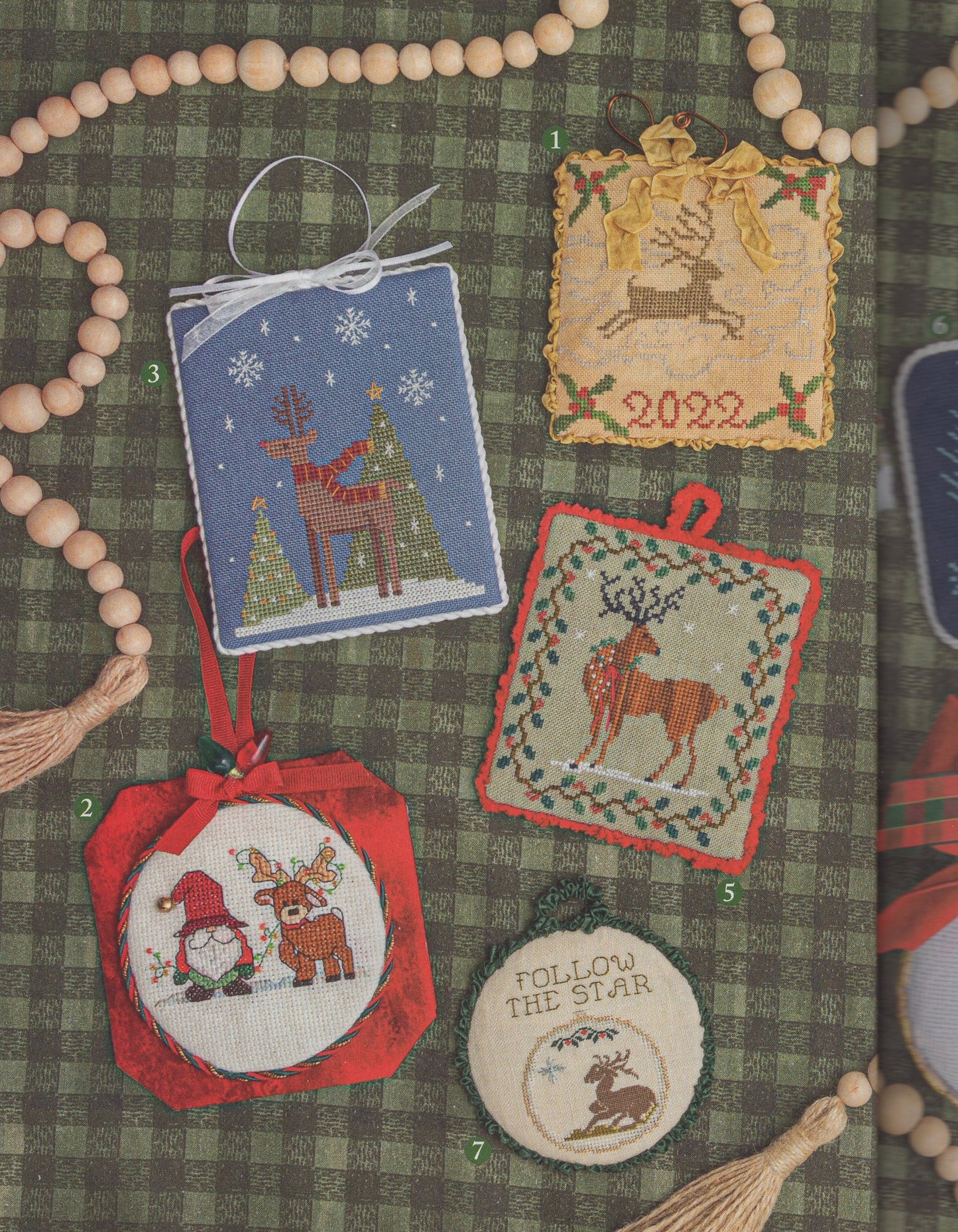 Just Cross Stitch, Volume 40, Number 6, Christmas 2022