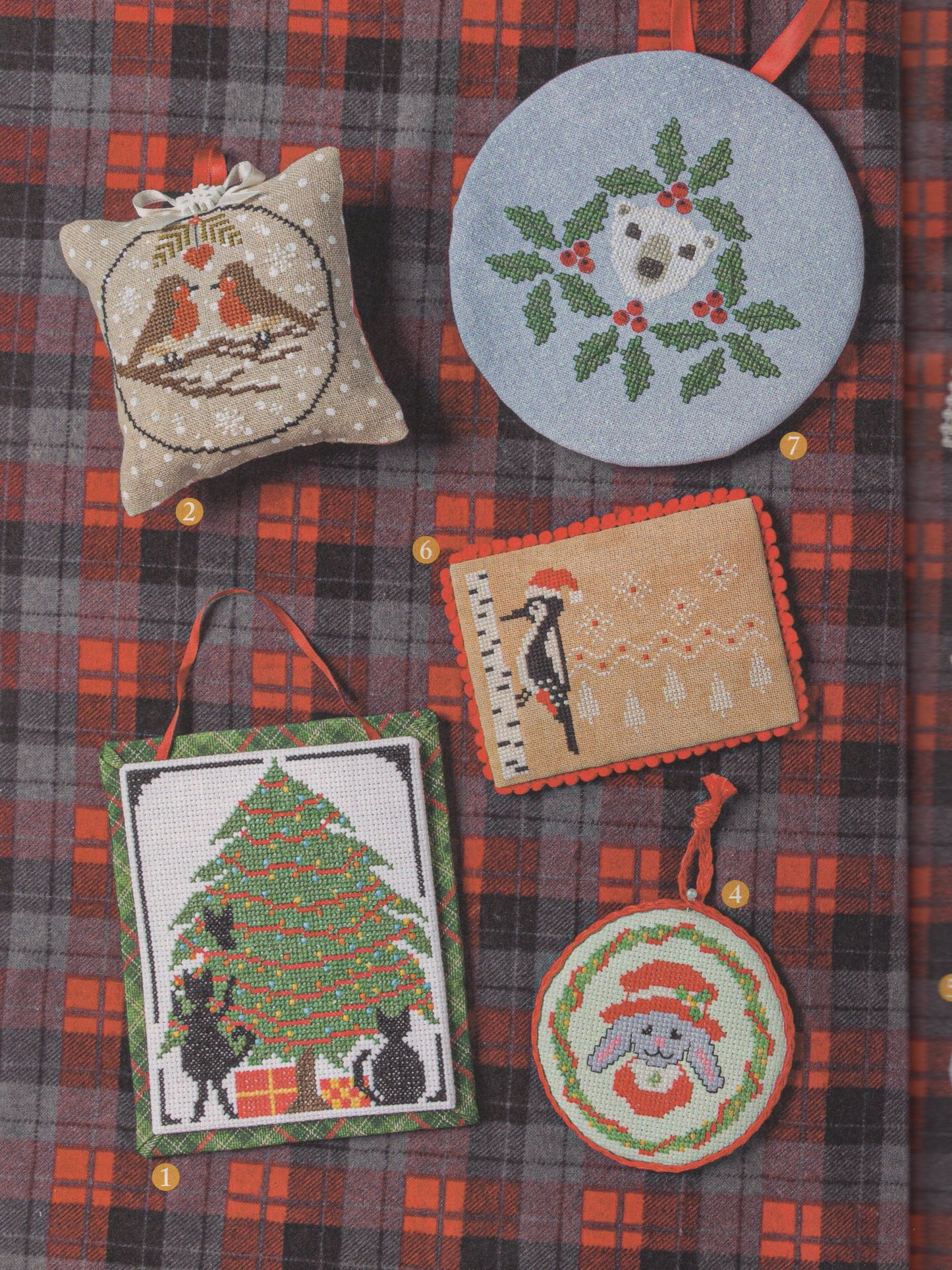 Just Cross Stitch, Volume 40, Number 6, Christmas 2022