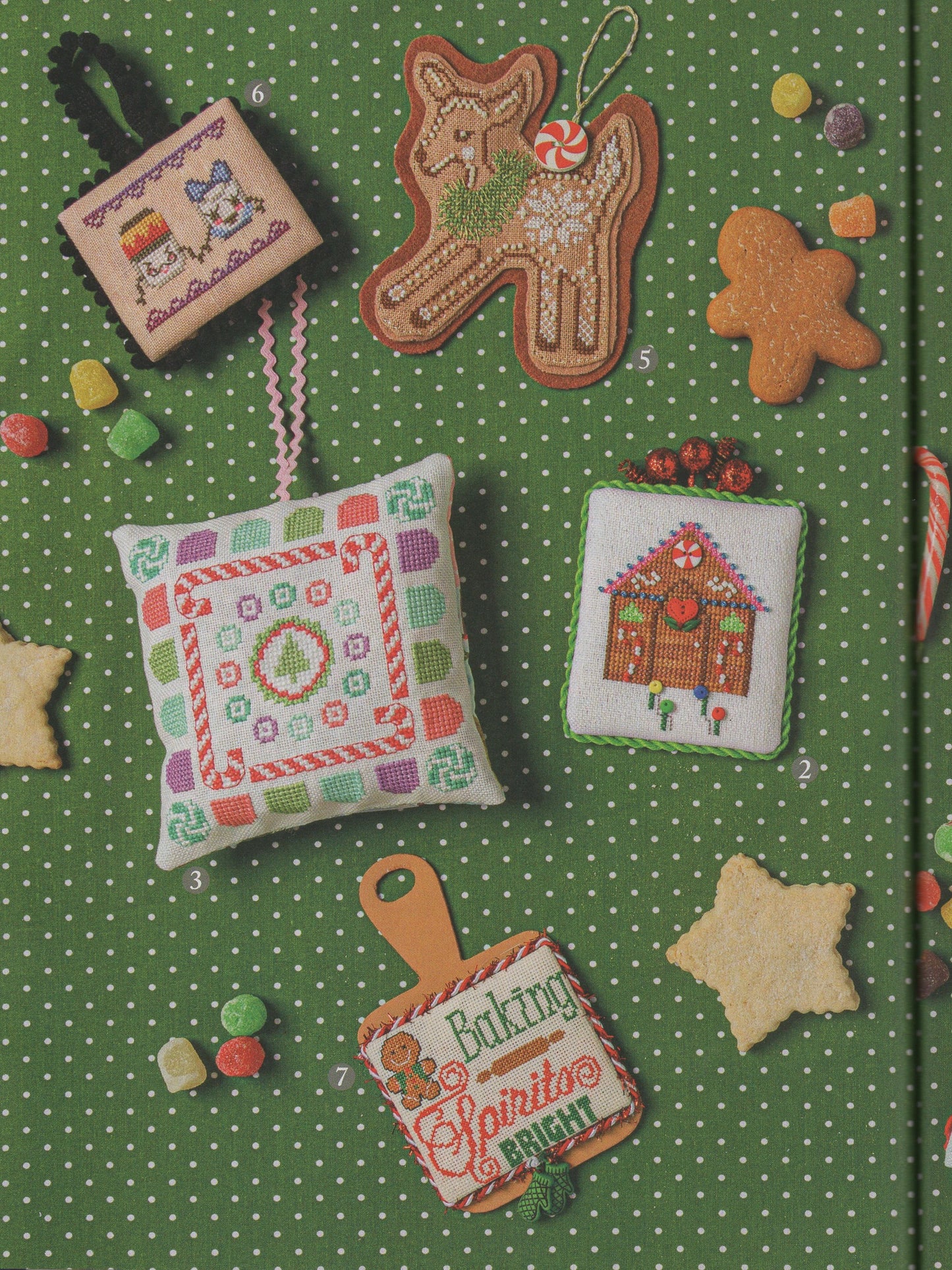 Just Cross Stitch, Volume 40, Number 6, Christmas 2022
