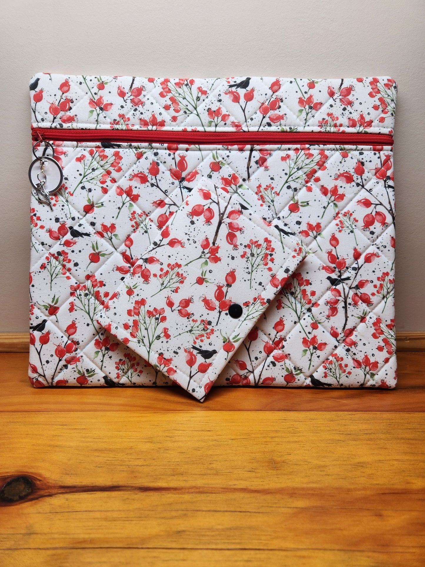 project bag with quilted front with thread bed - berries and black birds