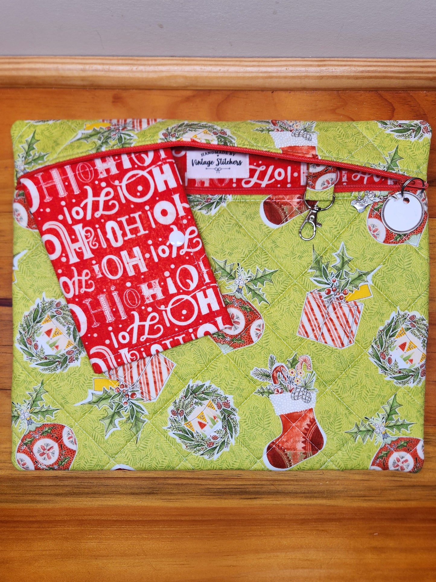 project bag with quilted front with thread bed - Christmas stockings