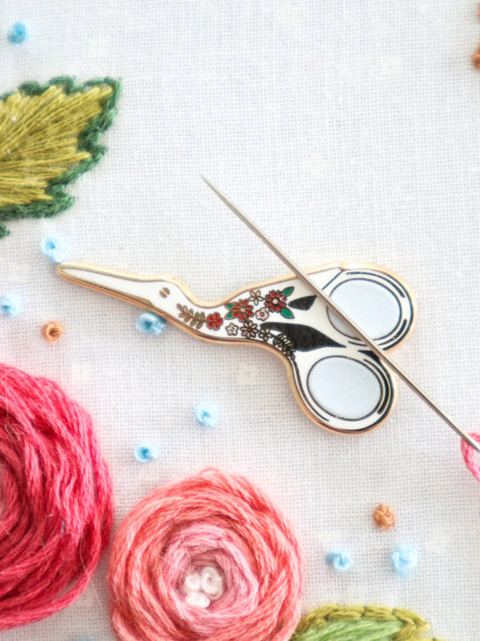 embroidery scissors needle minder