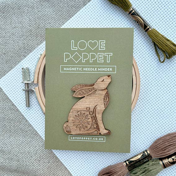 stargazing hare needle minder