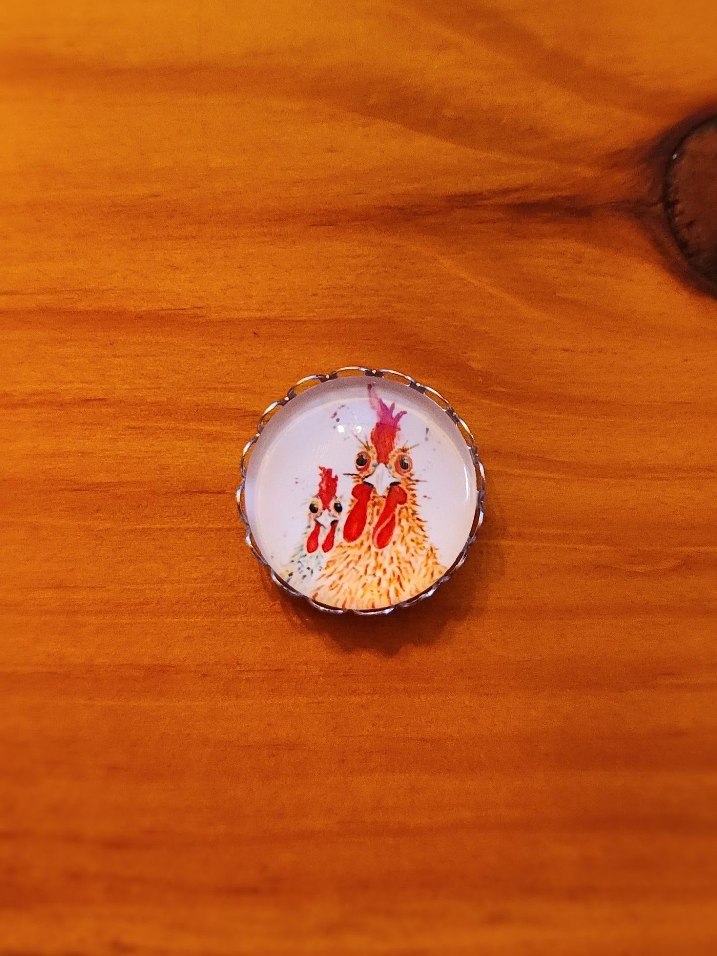 Cluck needle minder