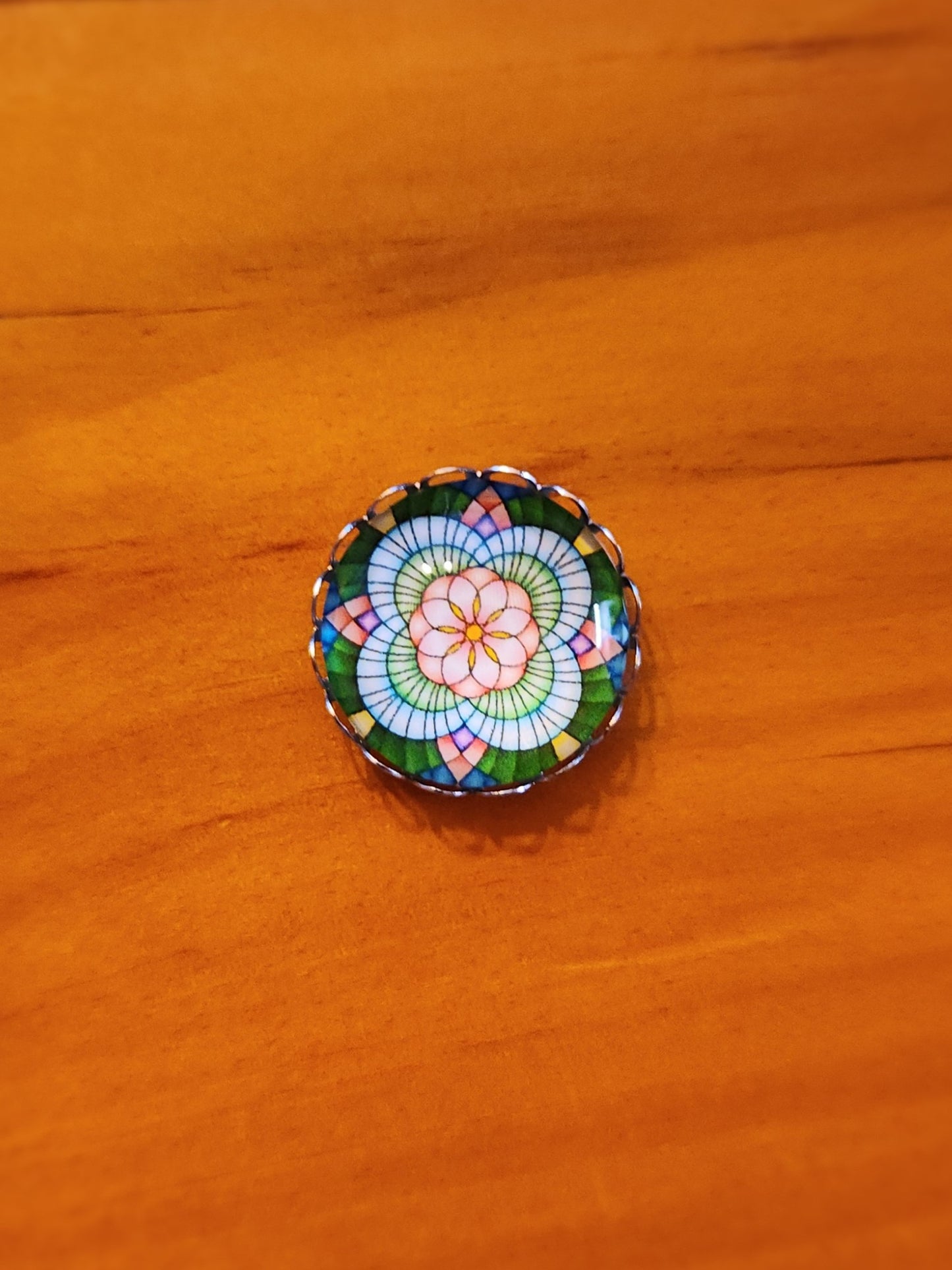 Lily needle minder