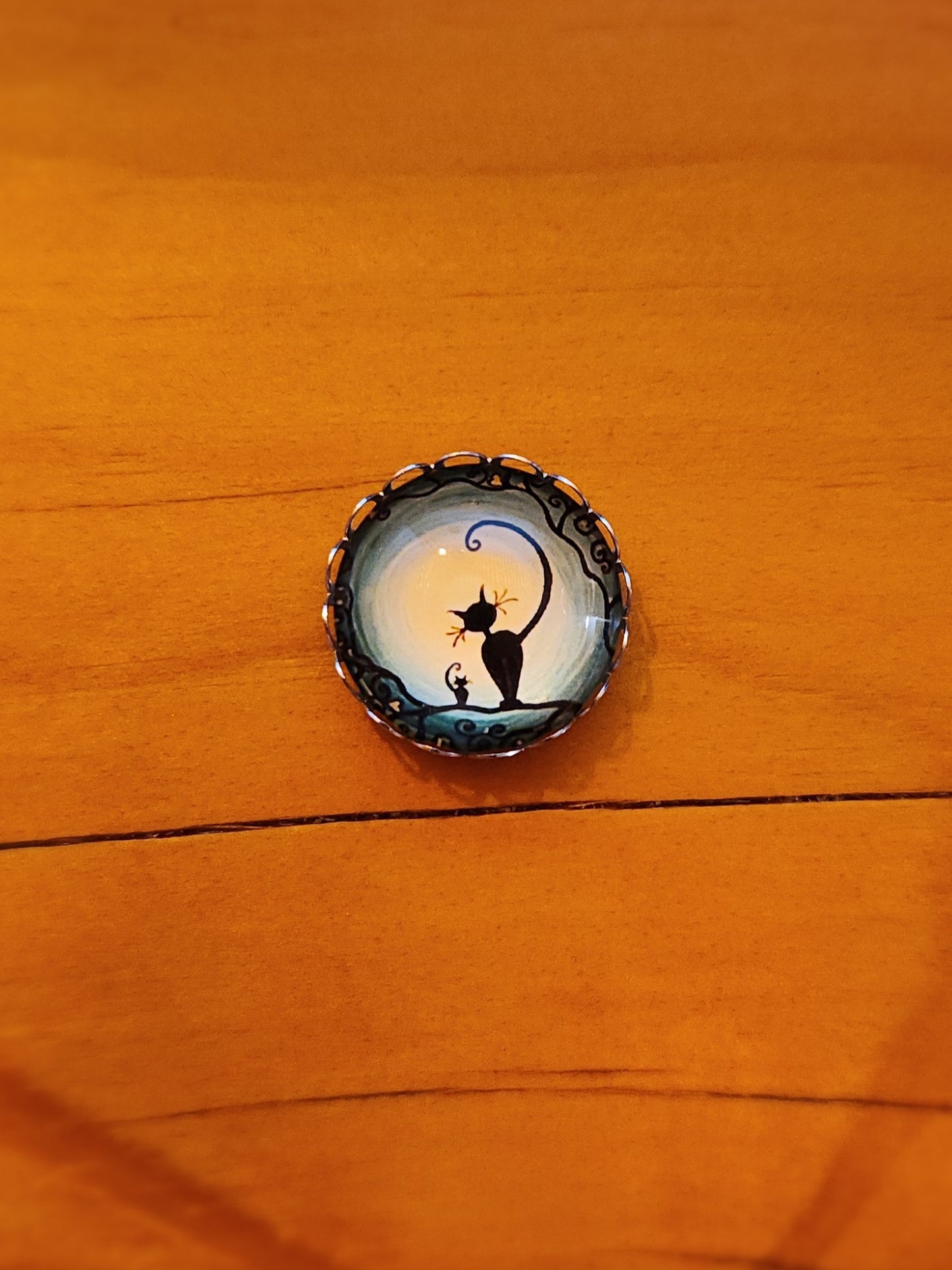 Luna needle minder